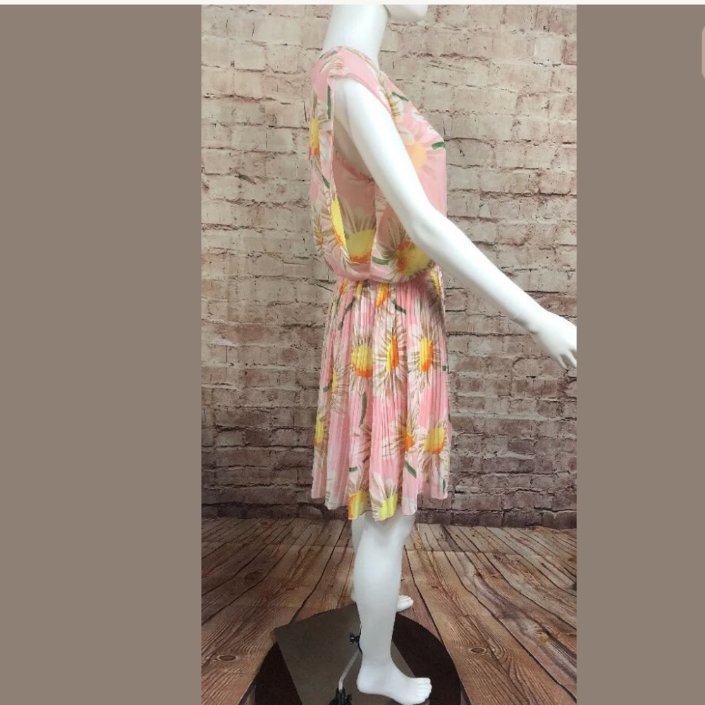 Holly bracken accordian dress daisy pink boutique - Picture 2 of 6